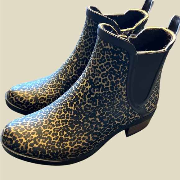 Lucky Brand Leopard Print Rain Booties - Picture 2 of 4